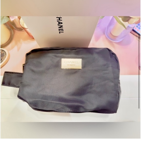 Chanel Travel Cosmetic Bag - Picture 4 of 4